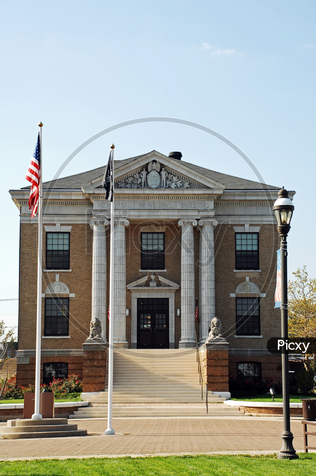 Memorial municipal building