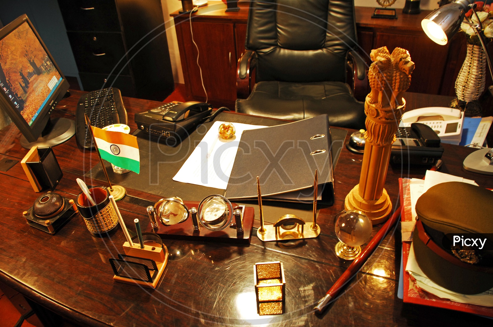 Image of Government Office Desk Orr TableIE298496Picxy