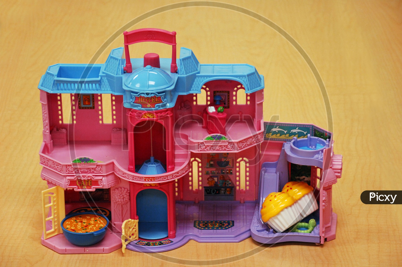 Image of Hotel ToyOX310670Picxy