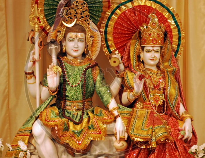 Lord Shiva and Parvati Statues