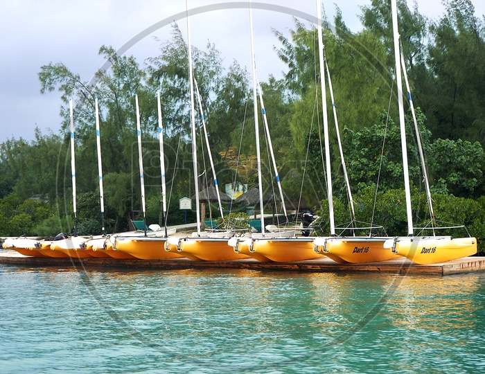 Sloop boats along the bay