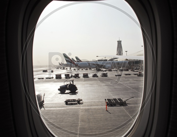Emirates flight through flight window