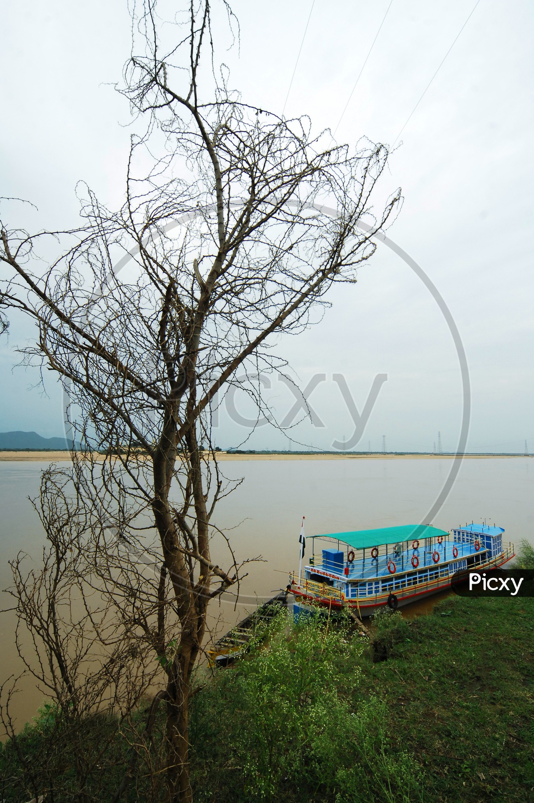 Boat alongside the River Godavari