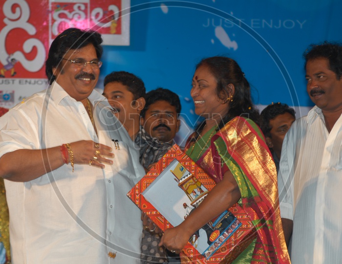 Dasari Narayana Rao awarding a memento