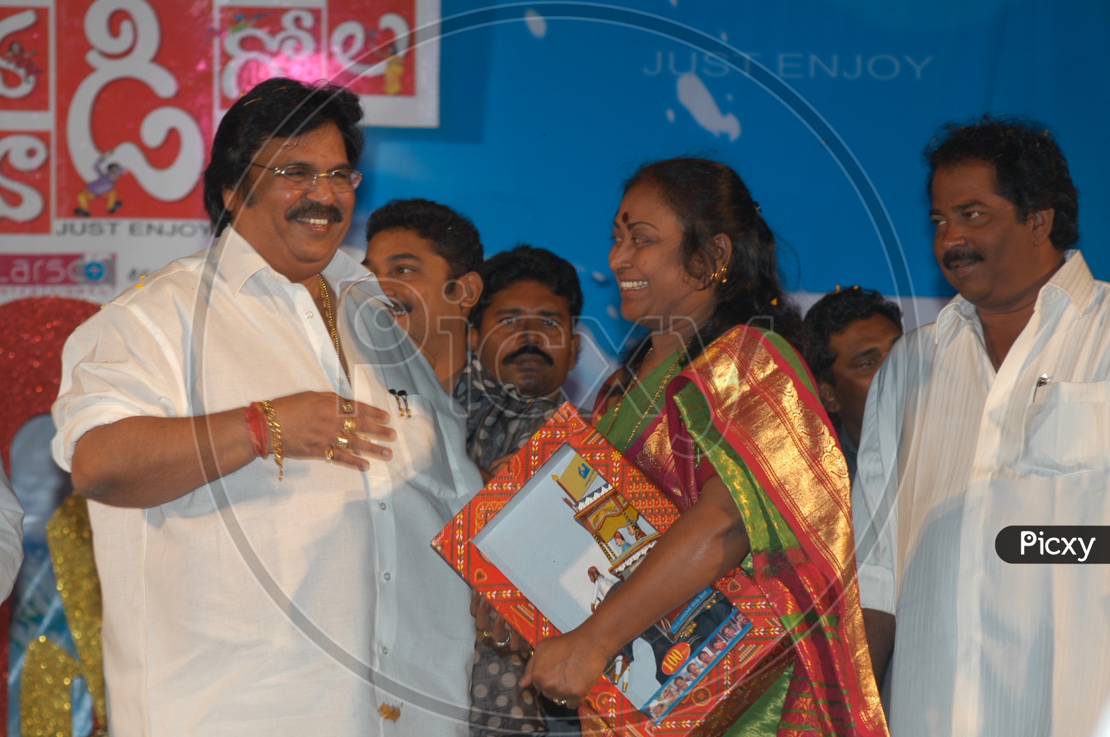 Dasari Narayana Rao awarding a memento