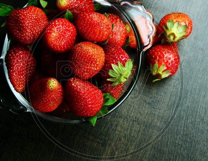 Fresh tasty and ripe strawberry in a bowl