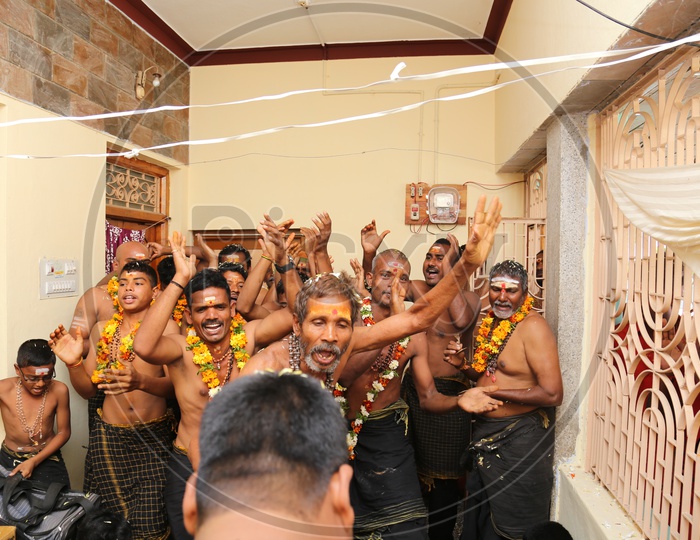 ayyappa swamy devotees dancing