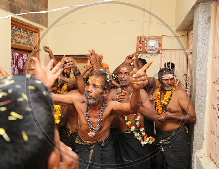 Ayyappa  swamy  Devotees dancing