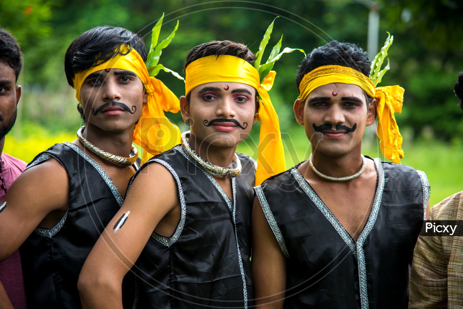 Image of Tribal Man Wearing Tribal Dress And Performing The Folk Dance ...