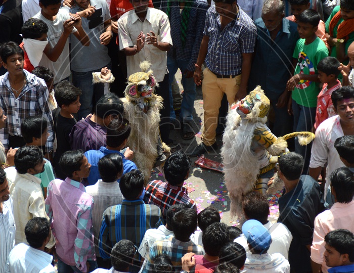 Nagpur Young People Enjoying By Dancing On the Streets In Marbat Procession