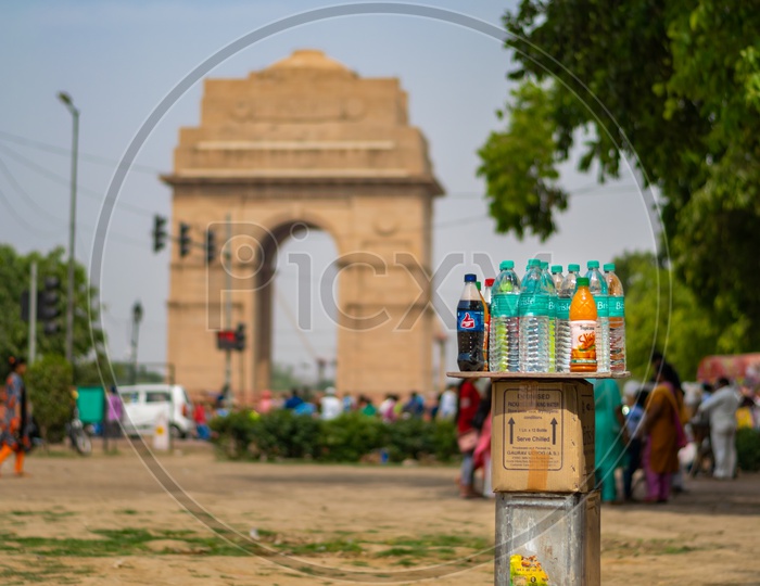 Water bottles and Cold drinks being sold in front of India Gate