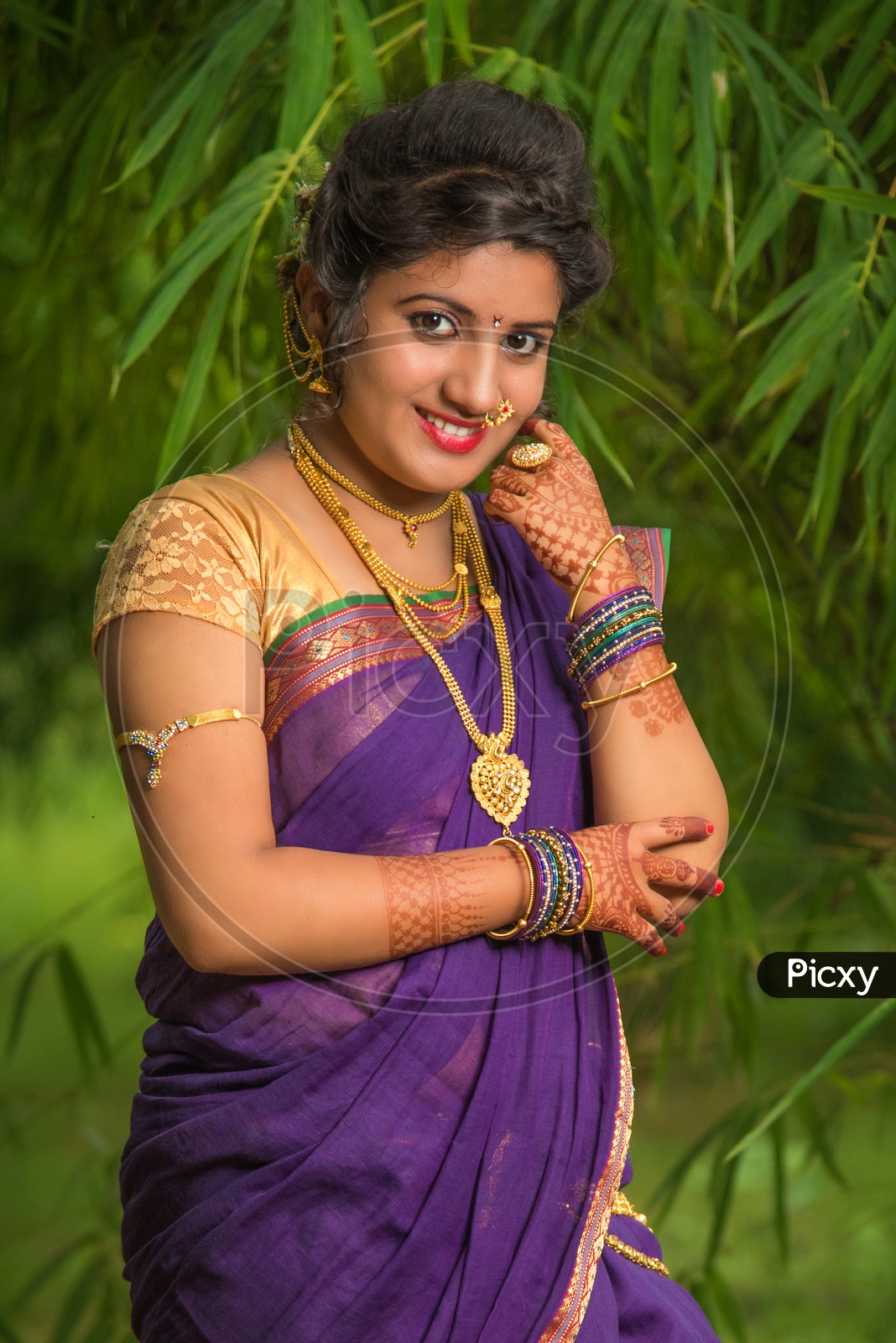 Simple Bridal Makeup Look for South Indian Brides | Indian bride poses,  Indian bride photography poses, Bride photos poses