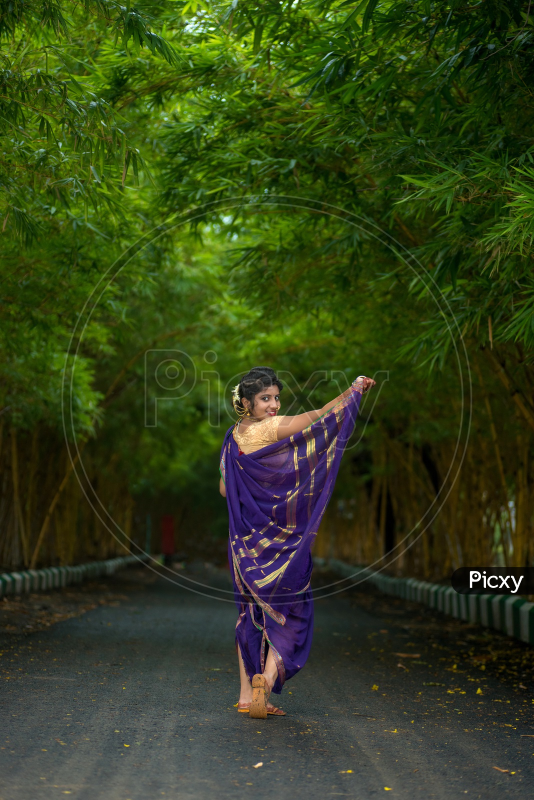 Sreemukhi in traditional yellow saree | Fashionworldhub
