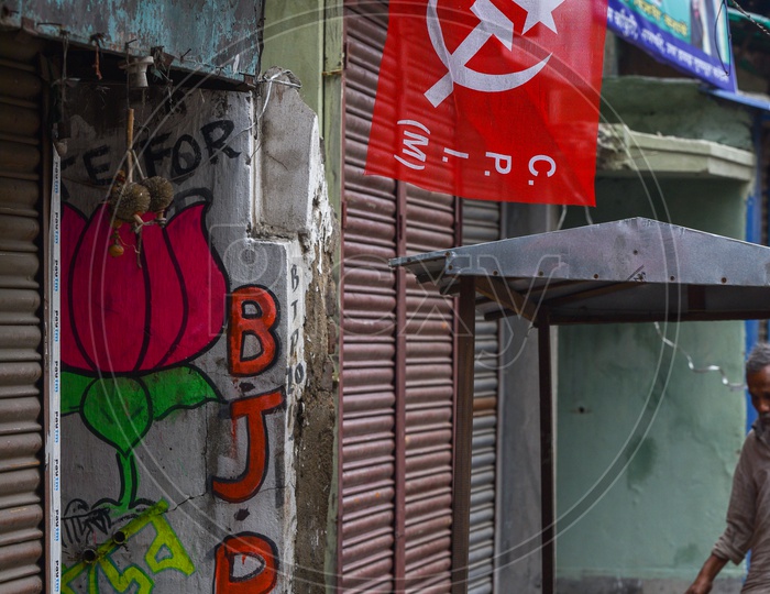 Political Party Flags Tagged On The Streets Of Kolkata as a Part of Election Campaign For Lok Sabha General Elections 2019