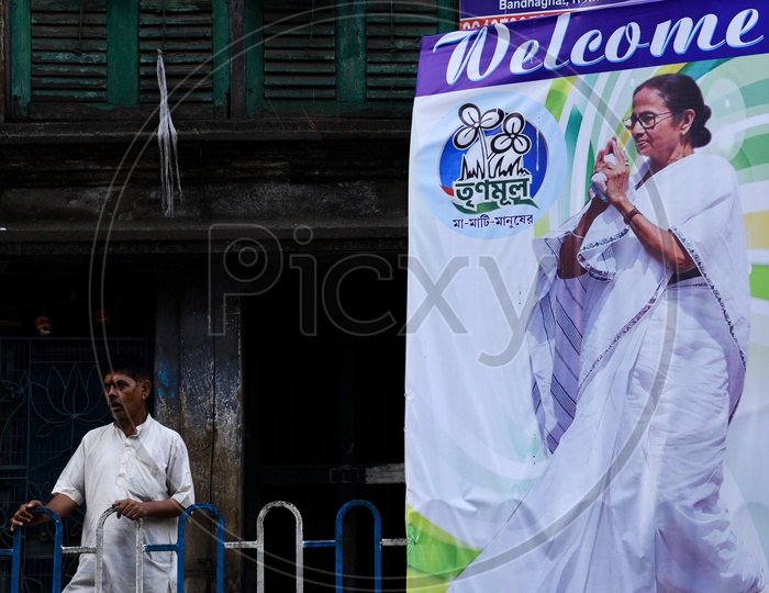 Mamata Benerjee Banners On the Streets of Kolkata as a Part of Election Campaign For Lok Sabha General Elections 2019