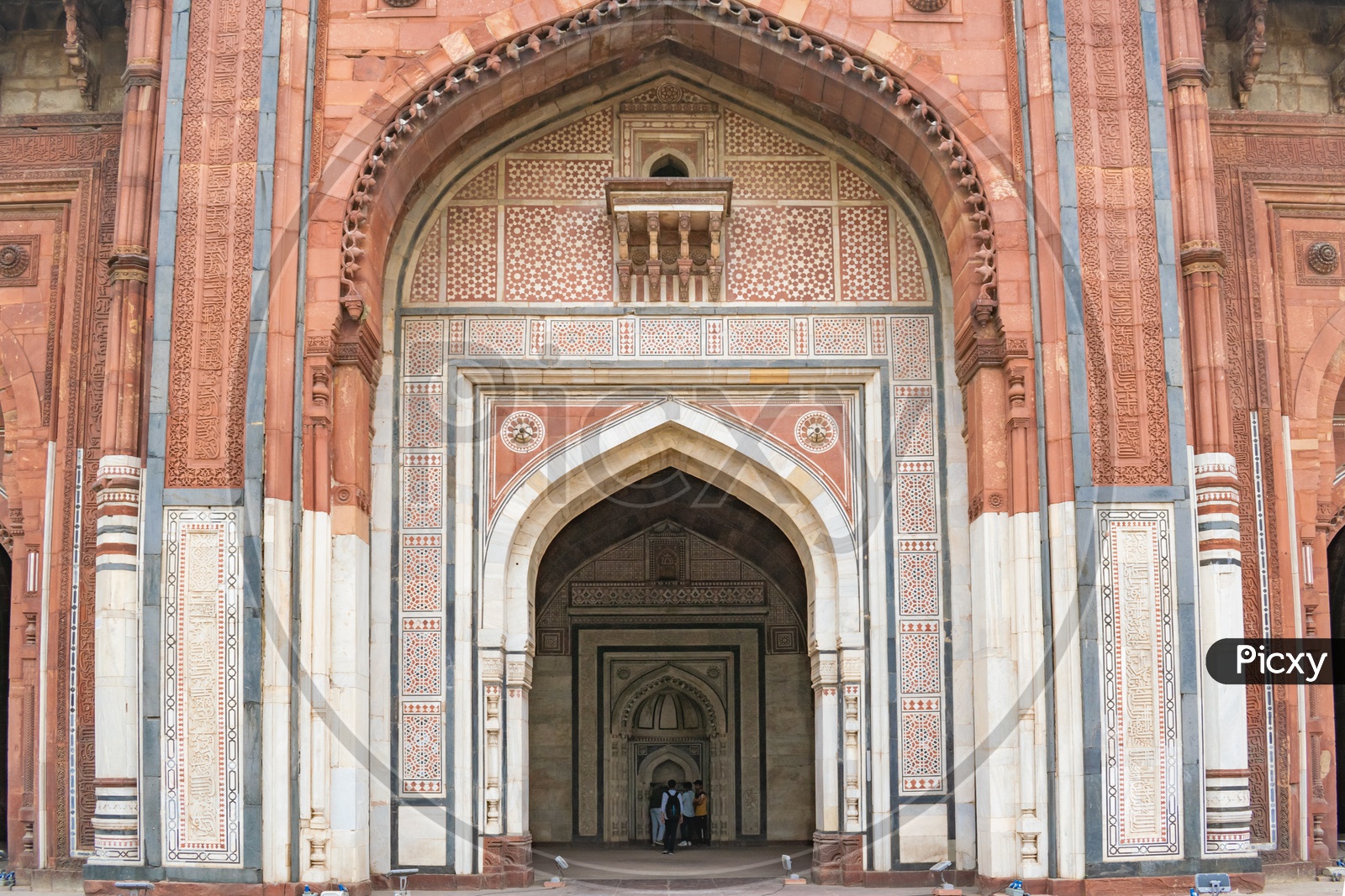 Grand Mosque(Qila-E-Kuhna Masjid), Purana Qila, Delhi