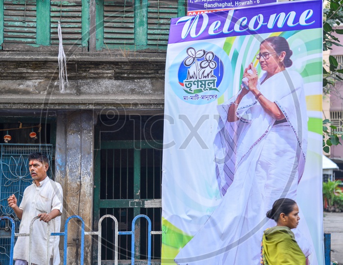 Mamata Benerjee Banners On the Streets of Kolkata as a Part of Election Campaign For Lok Sabha General Elections 2019