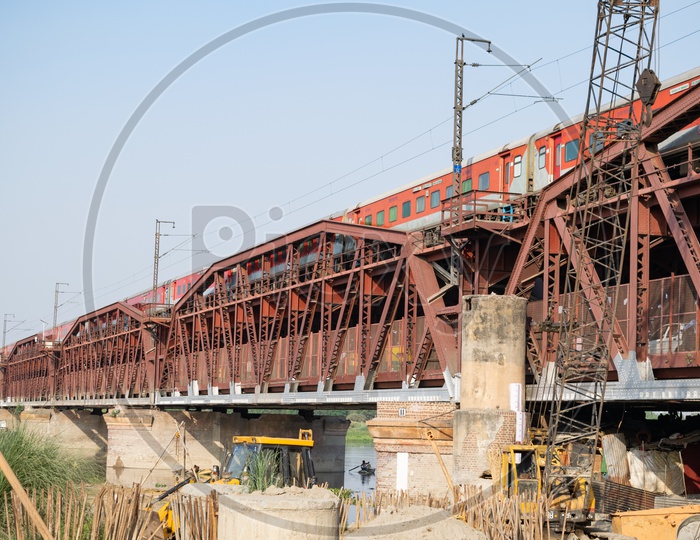 Rajdhani Express passing through Old iron bridge (old Yamuna bridge, Lohe ka pul), Delhi