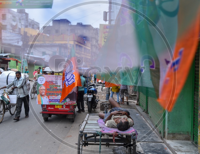 BJP  Election Campaign Vehicles  on The roads Of Kolkata For Lok Sabha General Elections  2019