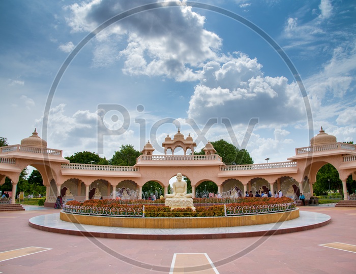 Image of Shri Saint Gajanan Maharaj Sansthan Temple in Shegaon-YS415168 ...