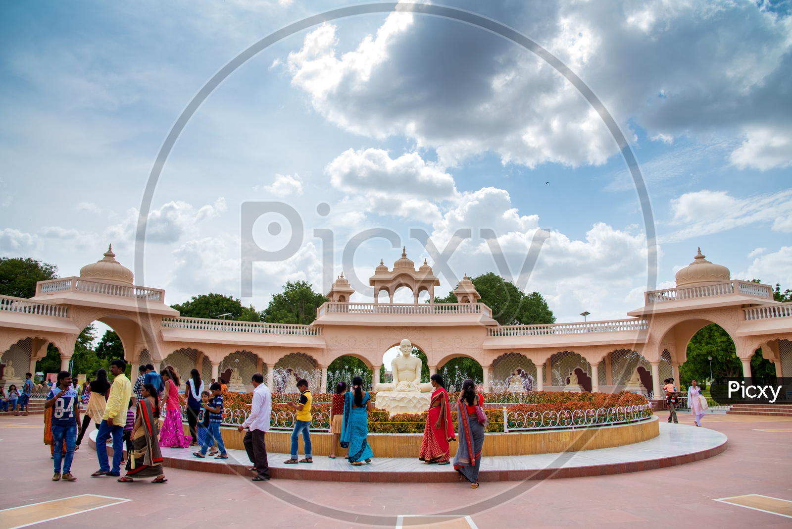 Tourists At Shri Saint  Gajanan Maharaj Sansthan  Temple in Shegaon