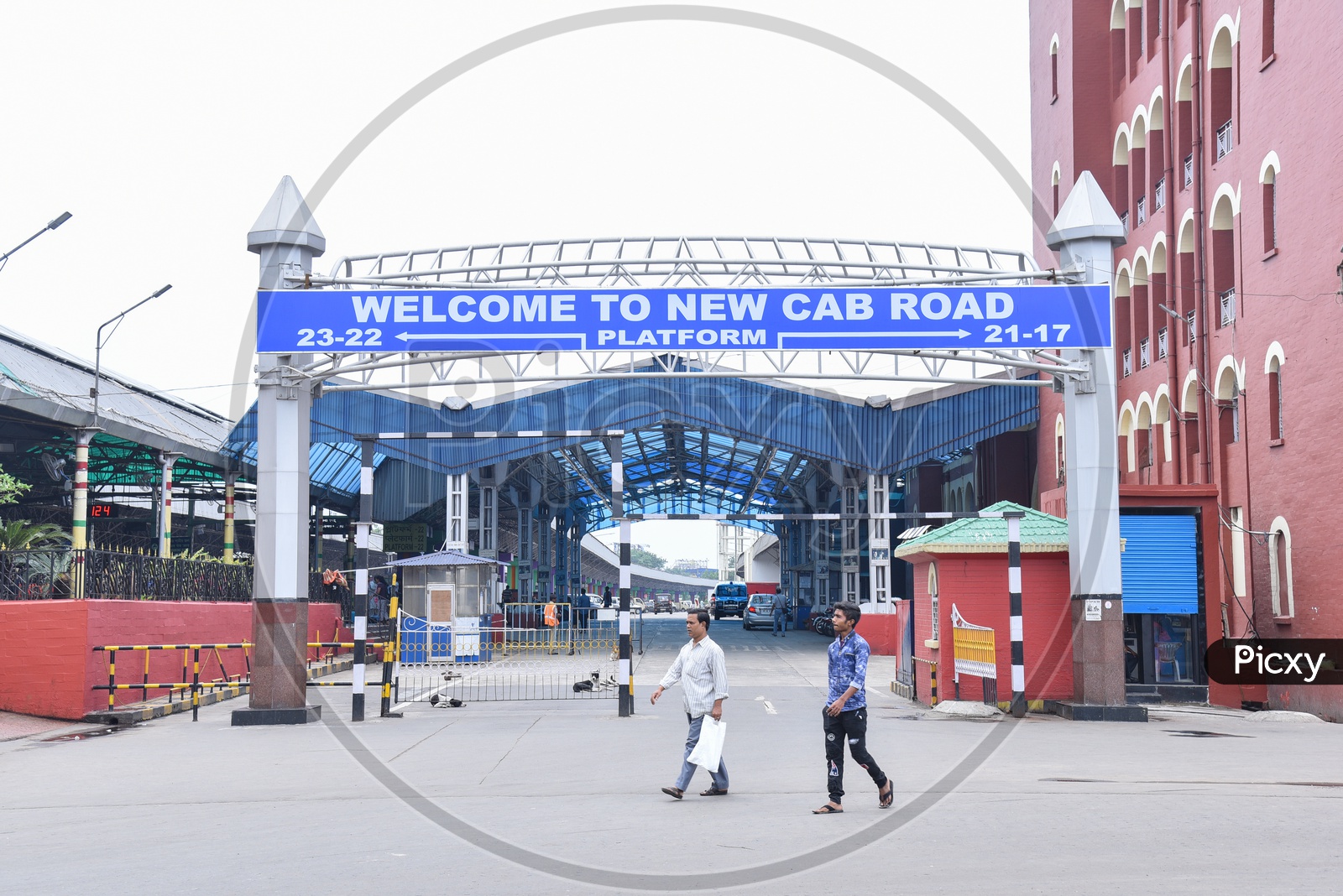 image-of-new-cab-road-platform-in-howrah-railway-station-kk145117-picxy