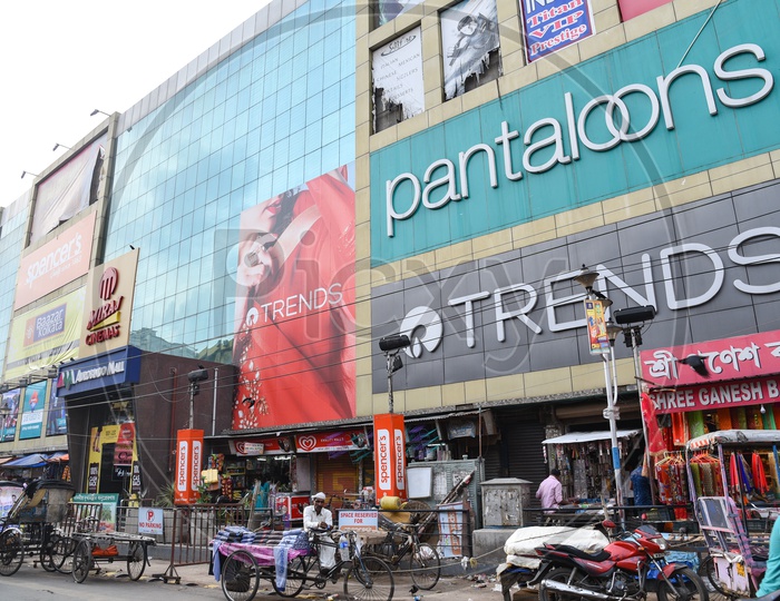 Pantaloons And Reliance Trends Shopping Malls In Howrah Aurobindo Mall