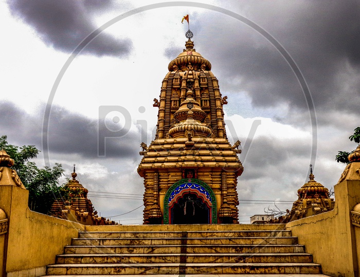 The beautiful architecture of the Jagannath temple