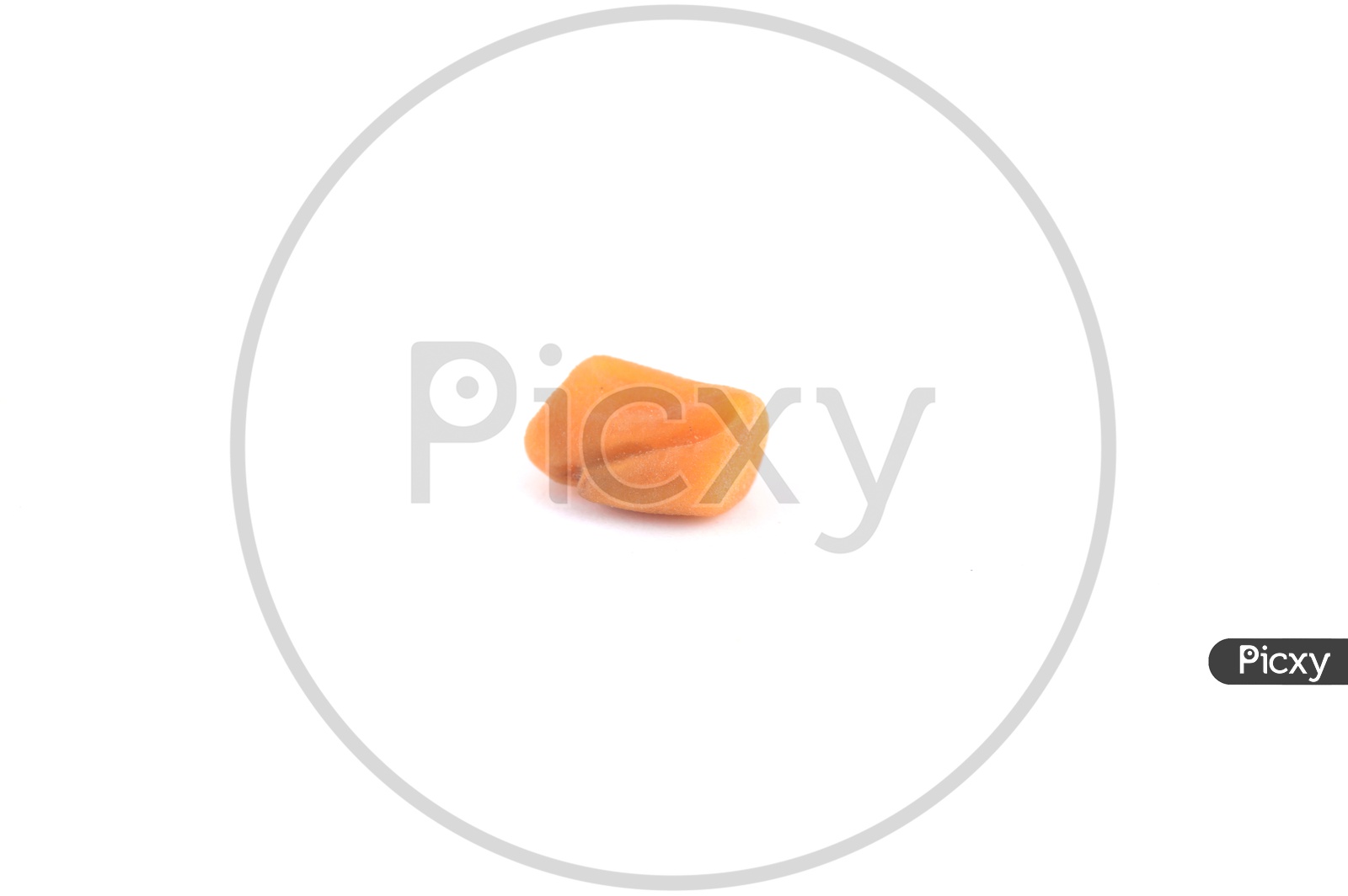 image-of-fenugreek-seed-on-white-background-hx095464-picxy