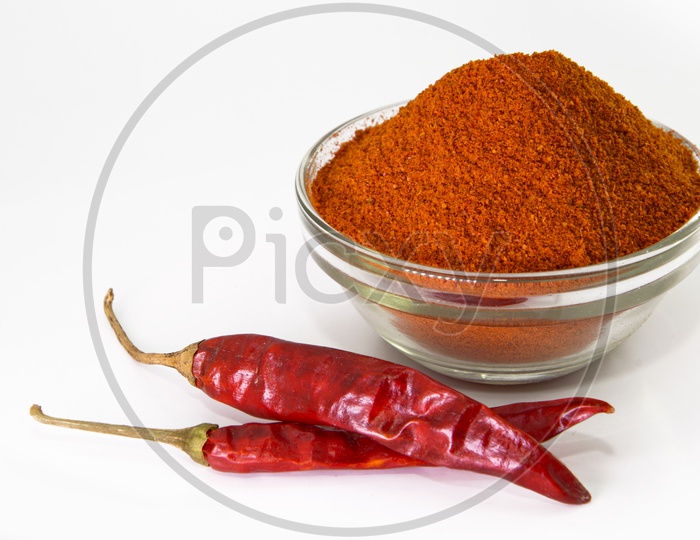 Dried red chilli and powder