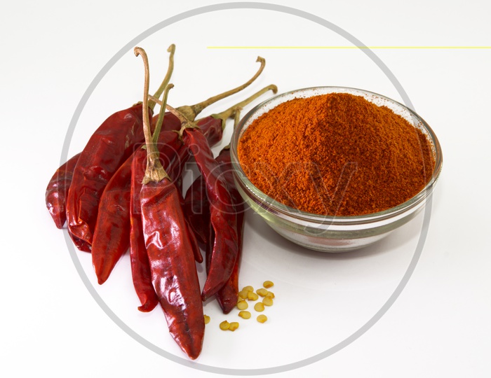 Dried red chilli and powder