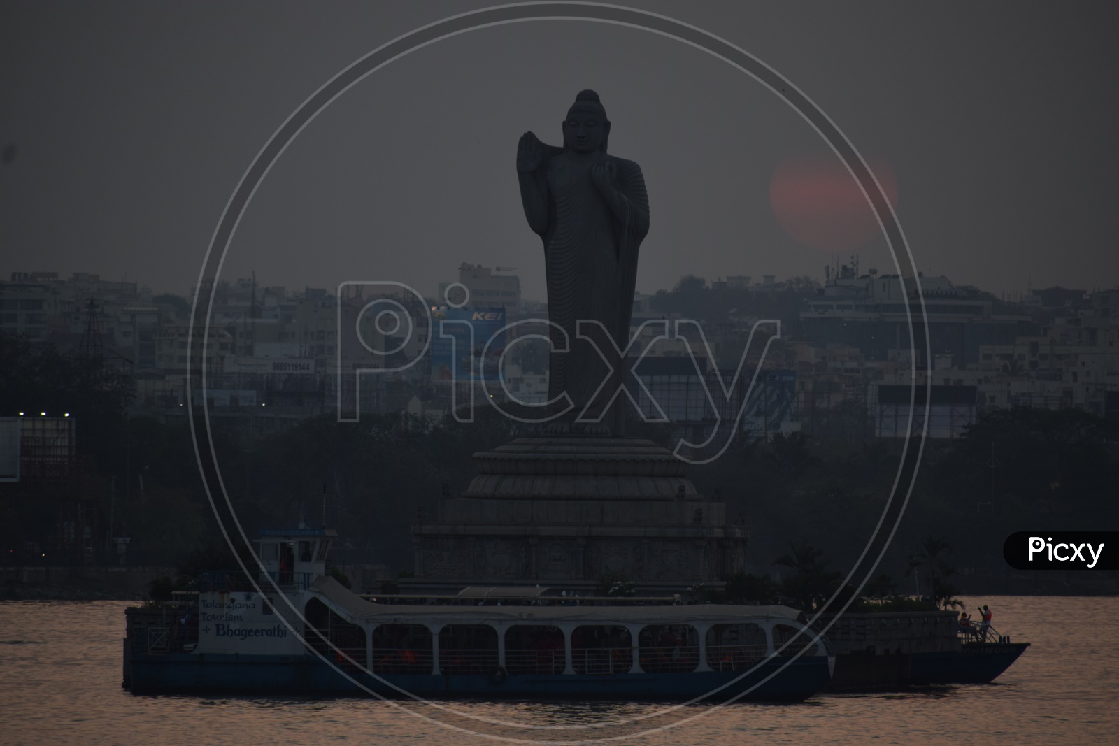 Buddha Statue  In Hussain Sagar Lake