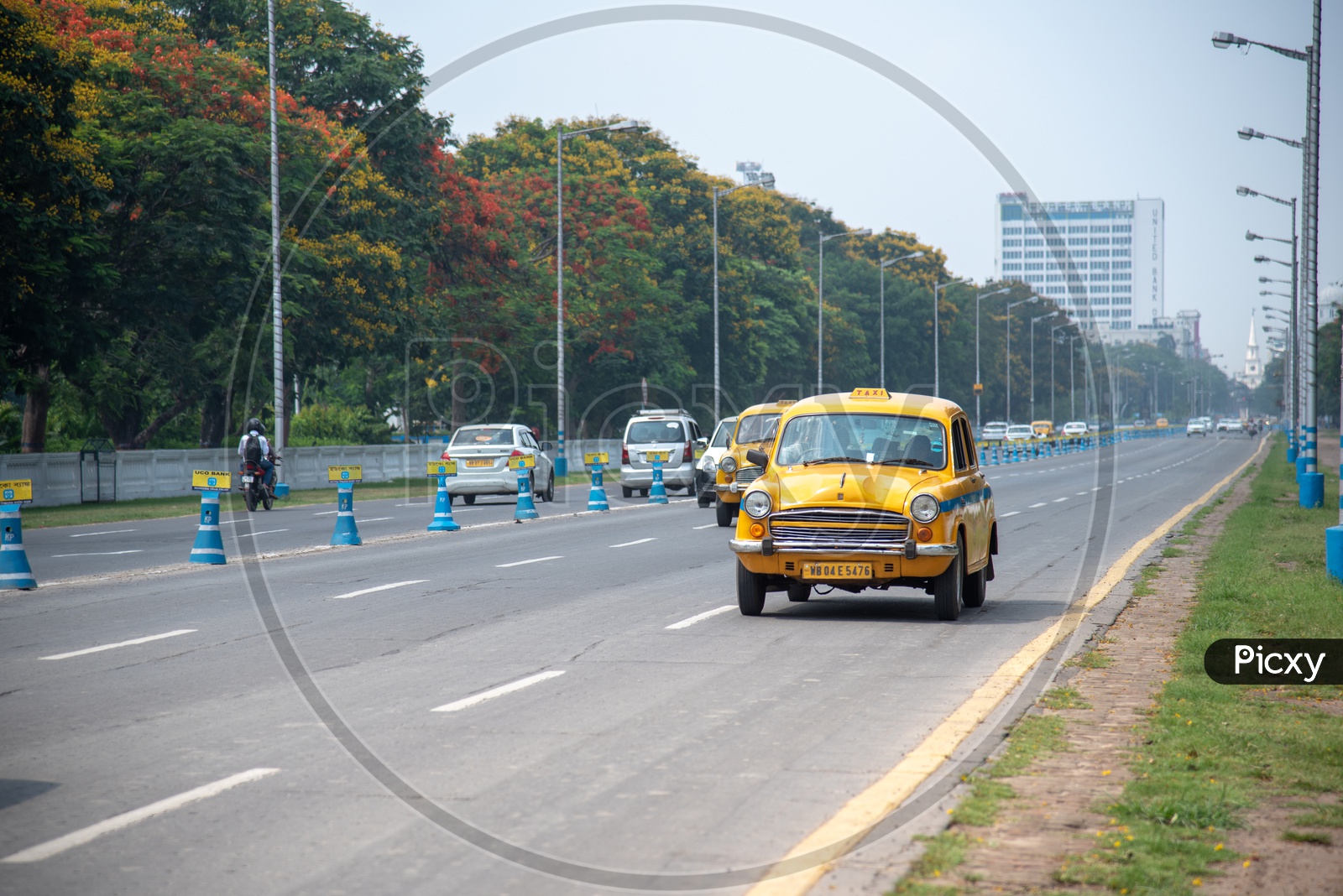 Commuting Vehicles On The  Red Road Kolkata