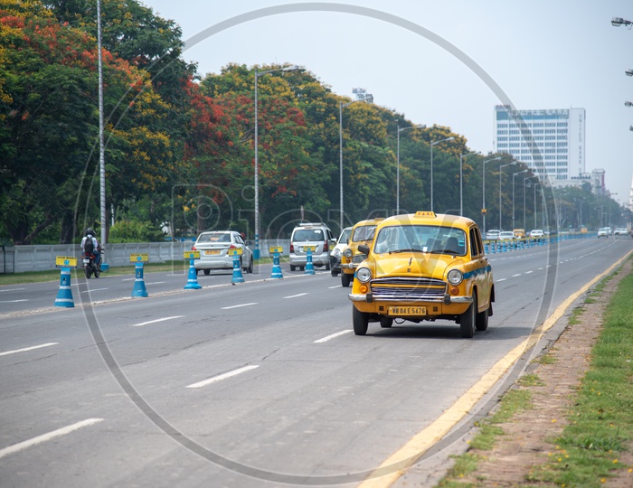 Commuting Vehicles On The  Red Road Kolkata