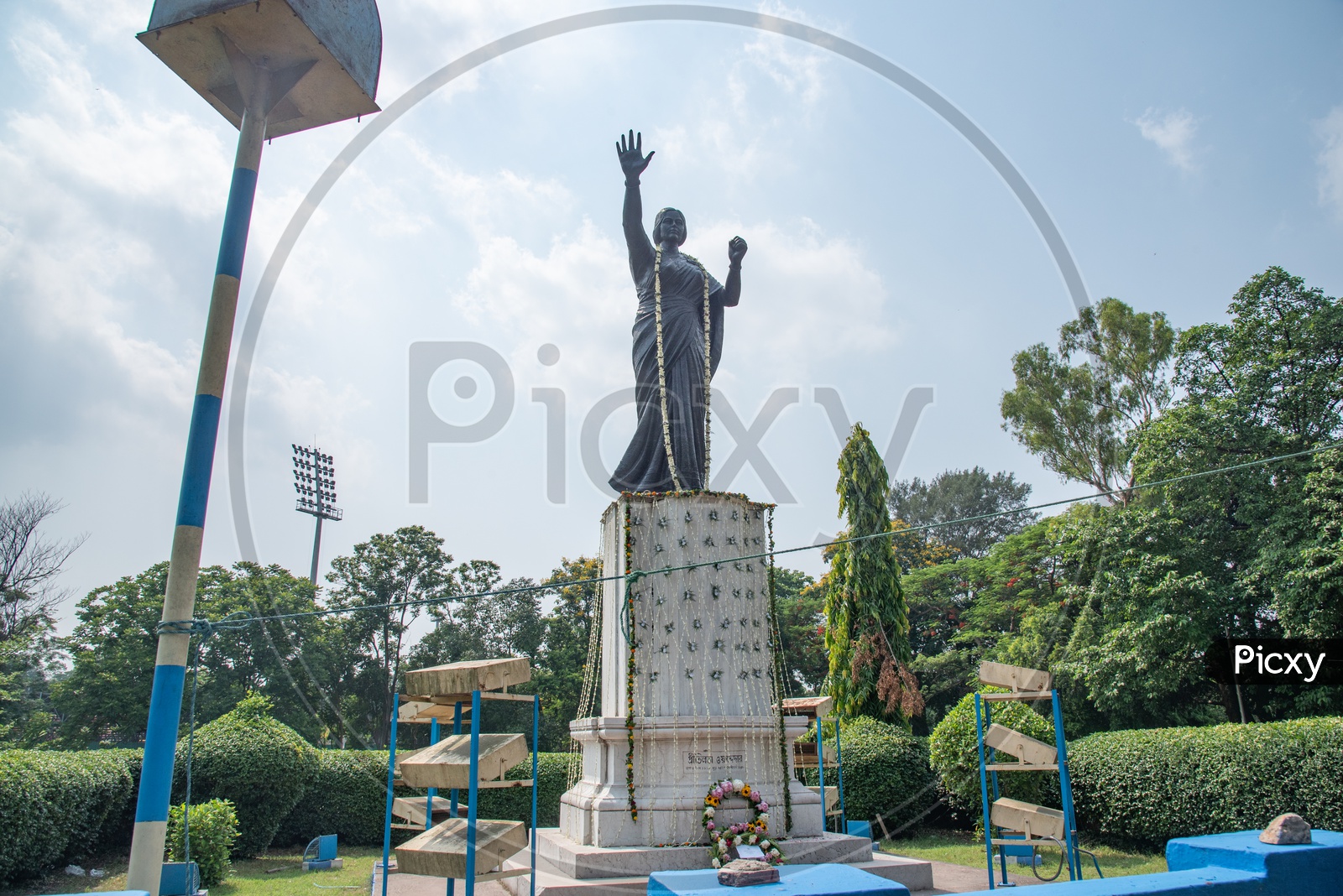 P T Latha Memorial Statue In Kolkata
