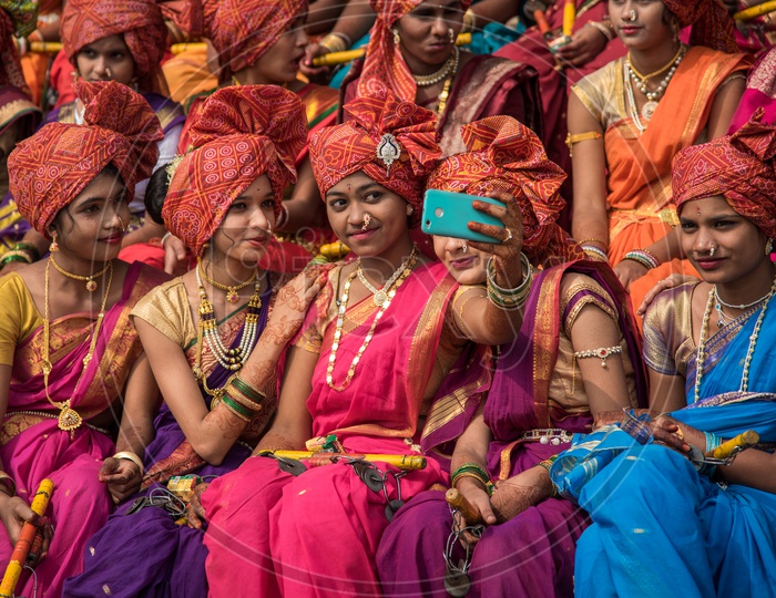 Indian School Girls  in Traditional Matatha   Attire  For  A Performance At an Independence Day Celebrations