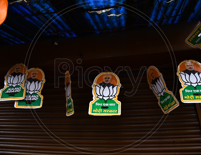 BJP and Modi  Placards Tagged In Howrah City As a Part Of Election Campaign