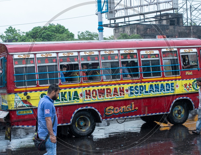Mini  Bus Services In  Kolkata  and Howrah  For City Commuting