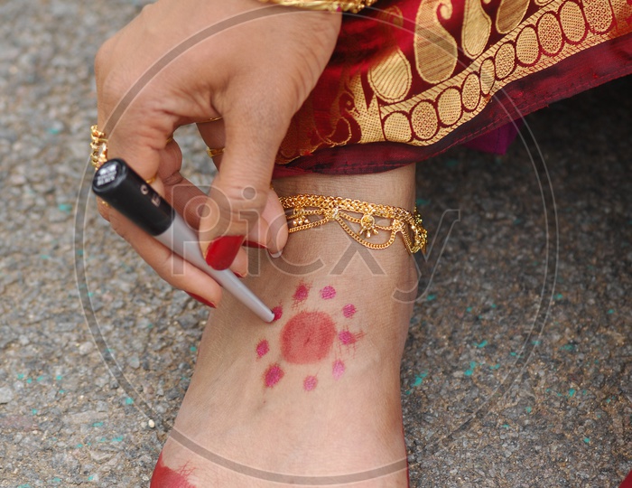Bride Marking  Legs With red Paste Mixture printed or Parani