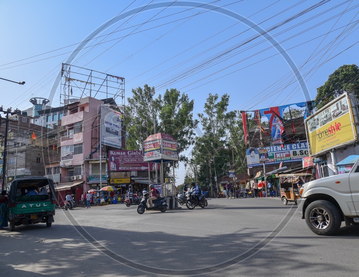 Commuting vehicles Crossing Dangratoli Chowk