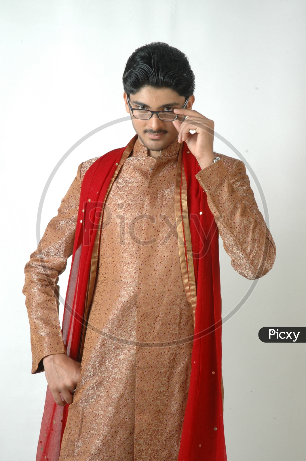 5 Best Kurtas To Gift Him This Diwali (that he'll actually like) | KALKI  Fashion Blogs