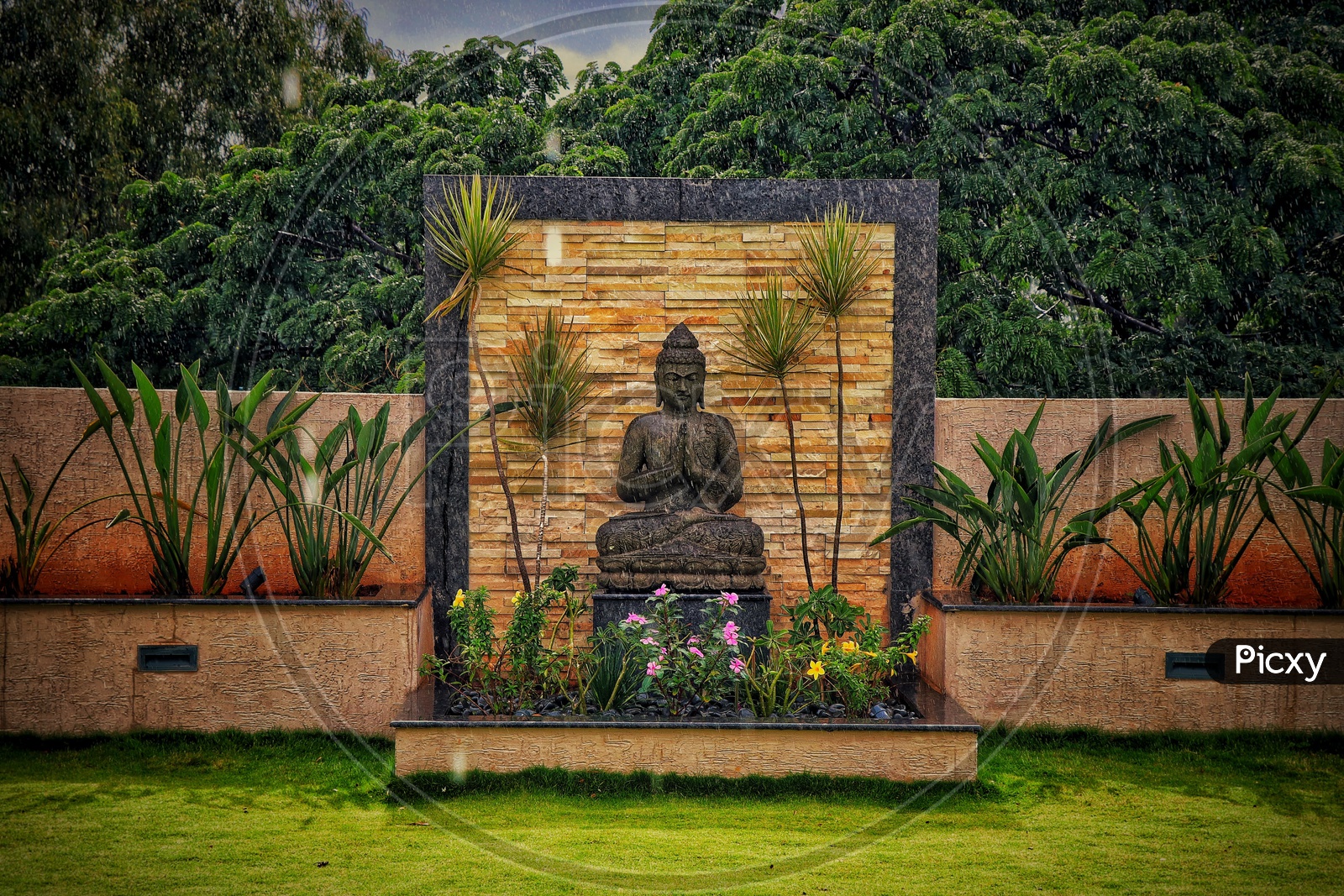 Budha  in rain