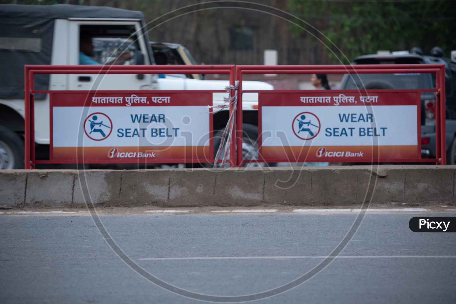 Wear Seat Belts  Caution Barricades By The Patna City Traffic Police