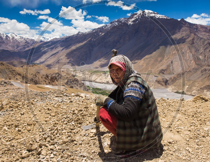 Road Maintenance Woman  Worker On The Roads Of Spiti Valley