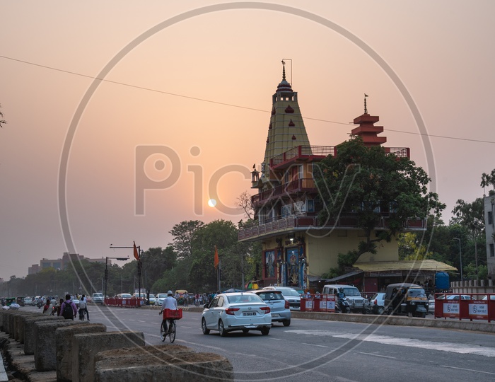 Commuting Vehicles On Patna  City Roads Near Sri Sri Panchrupi Hanuman Mandir