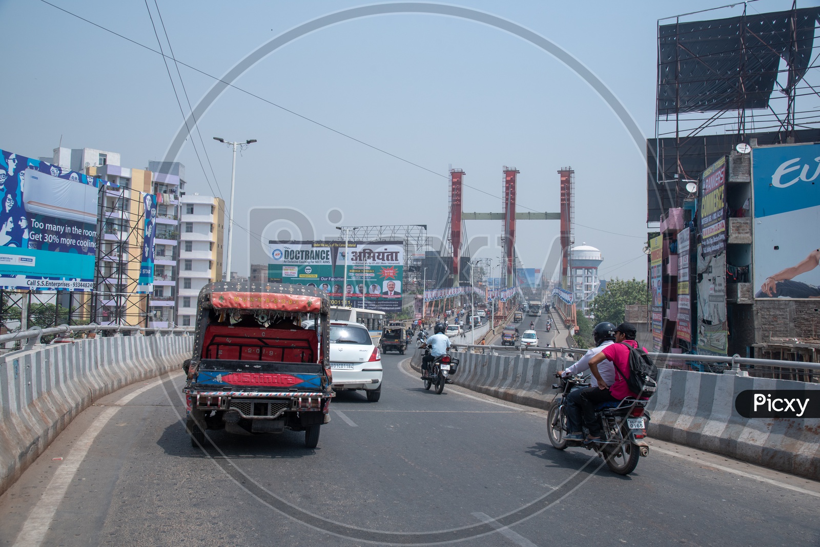 Commuting Vehicles On the Chiraiyatand Flyover , Patna