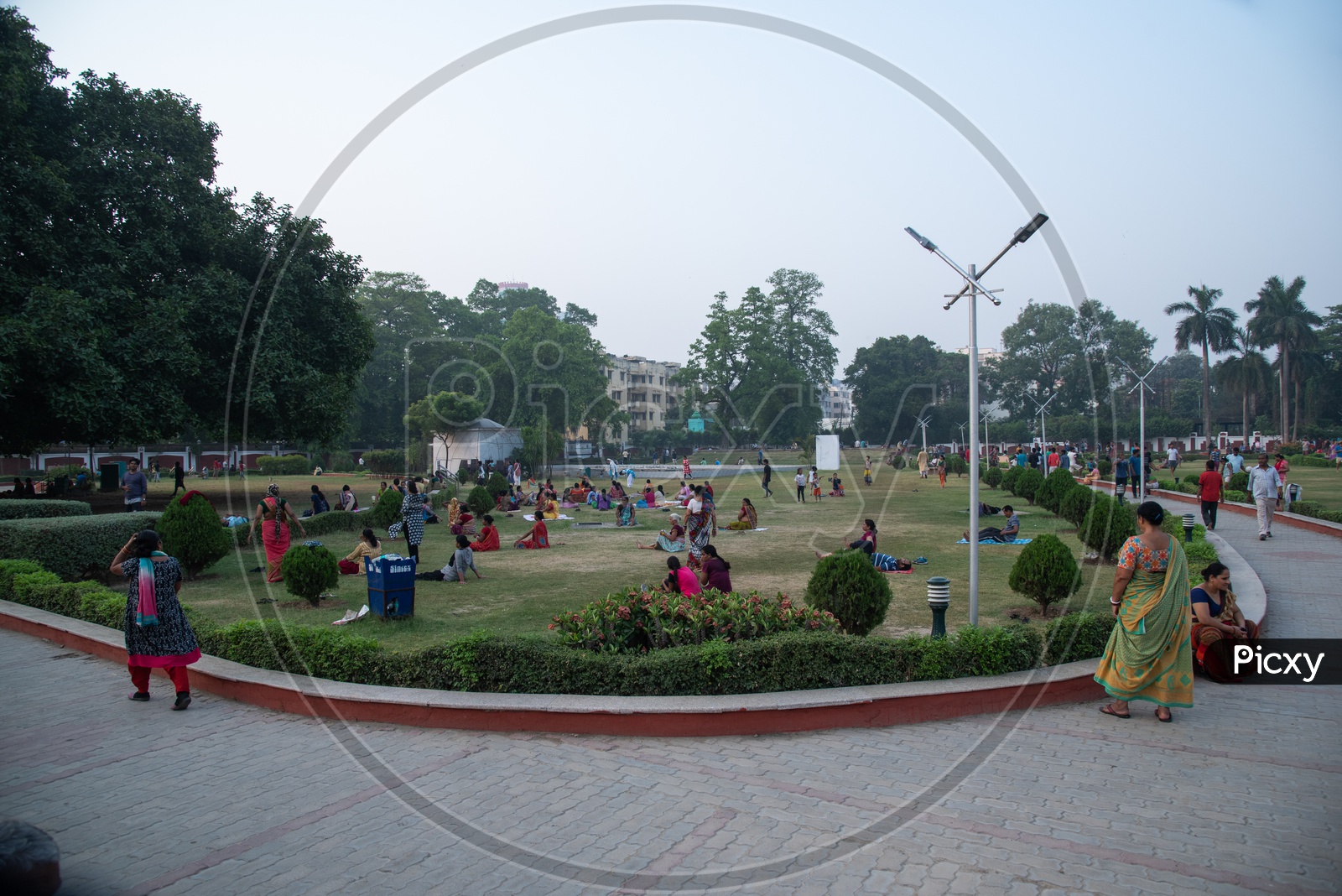 1600px x 1068px - Image of Visitors in the Golghar Park , Patna-ZC134607-Picxy
