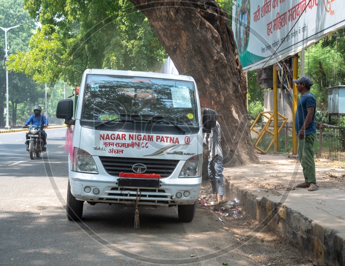 Trash Collecting vehicles Of New Capital Corporation Nigam Limited in Patna City