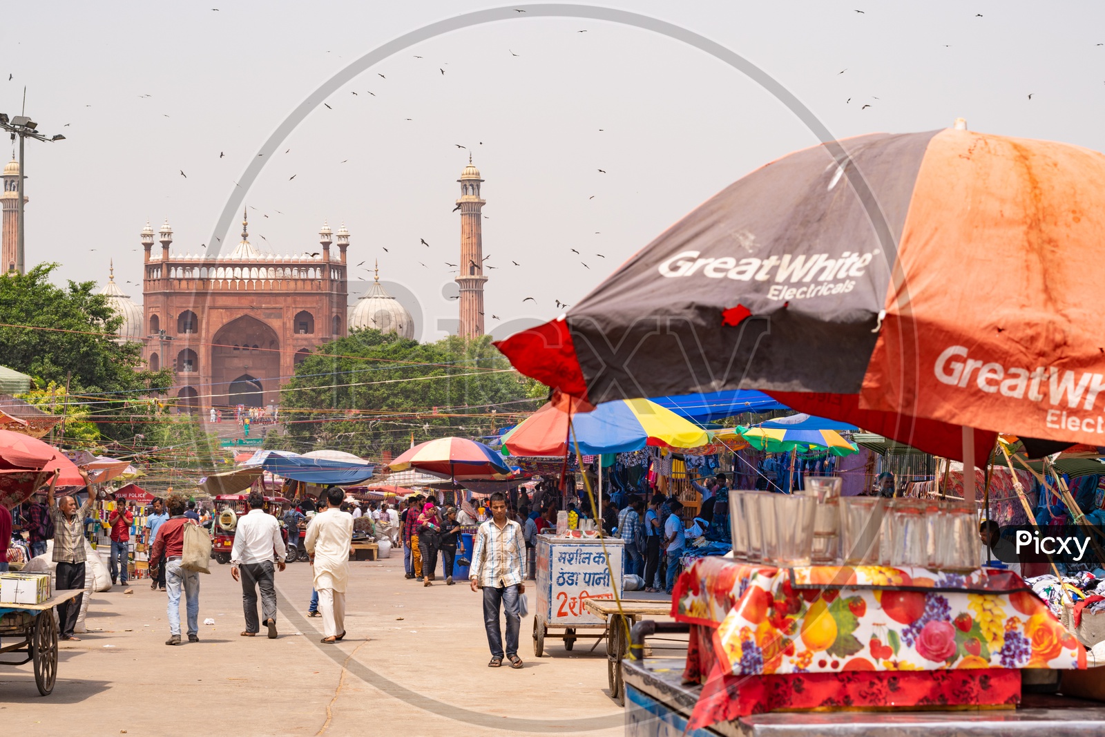 Image of Meena Bazaar, Jama Masjid, DelhiSS643617Picxy