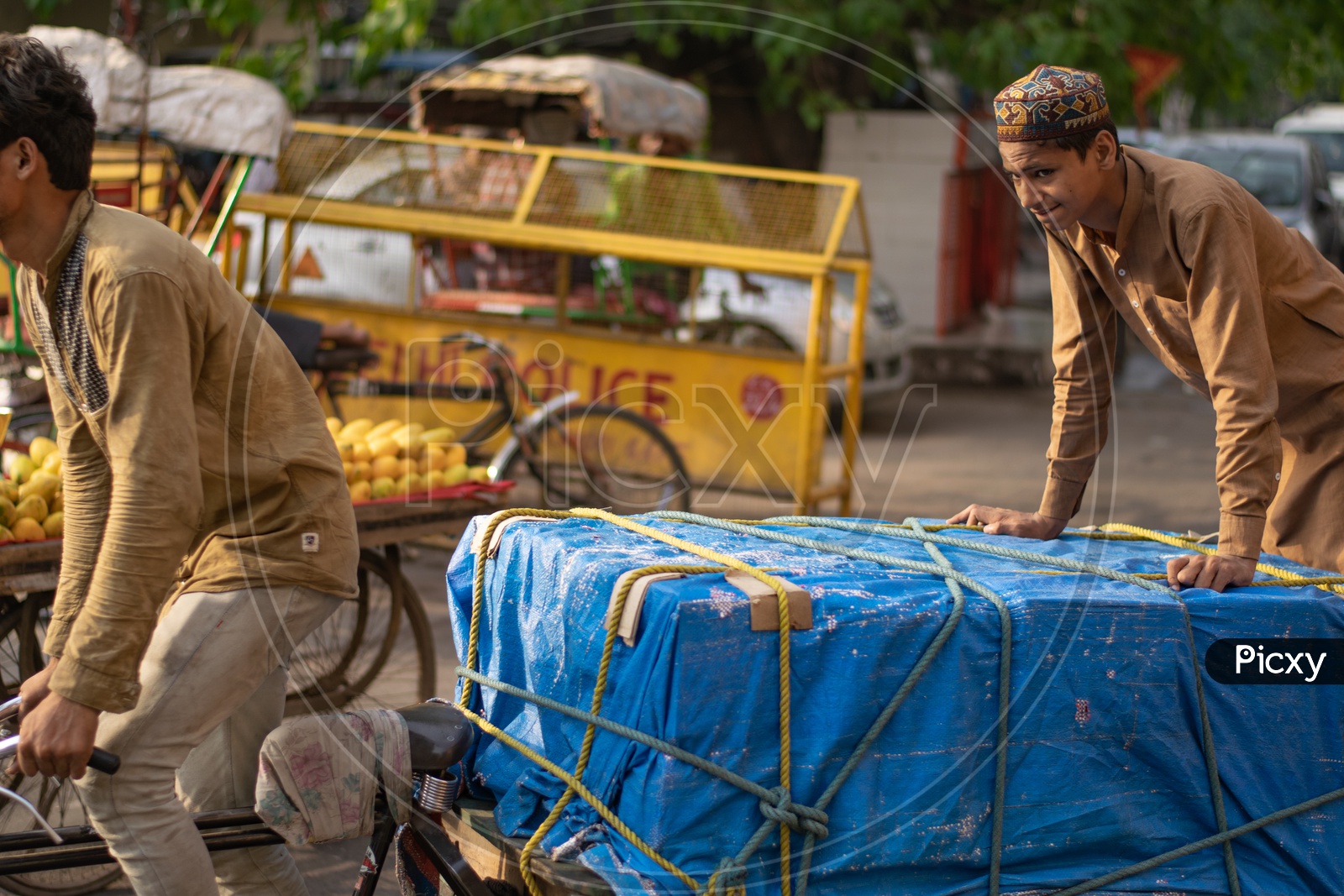 Carrying goods on a rickshaw